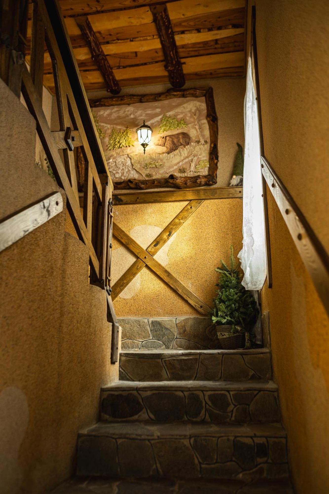 ホテル Zatyshok Nad Prutom バコヴェル エクステリア 写真