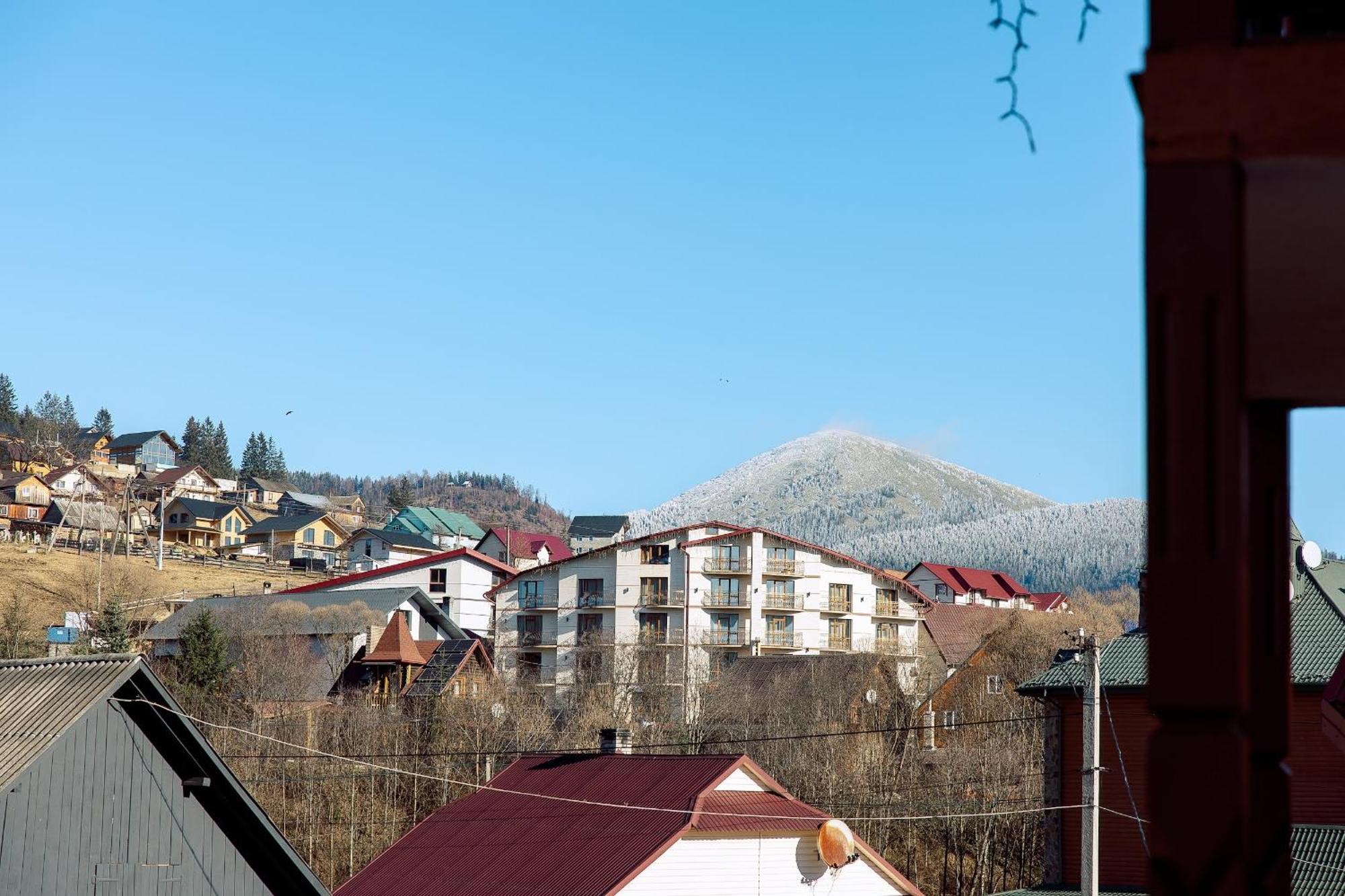 ホテル Zatyshok Nad Prutom バコヴェル エクステリア 写真
